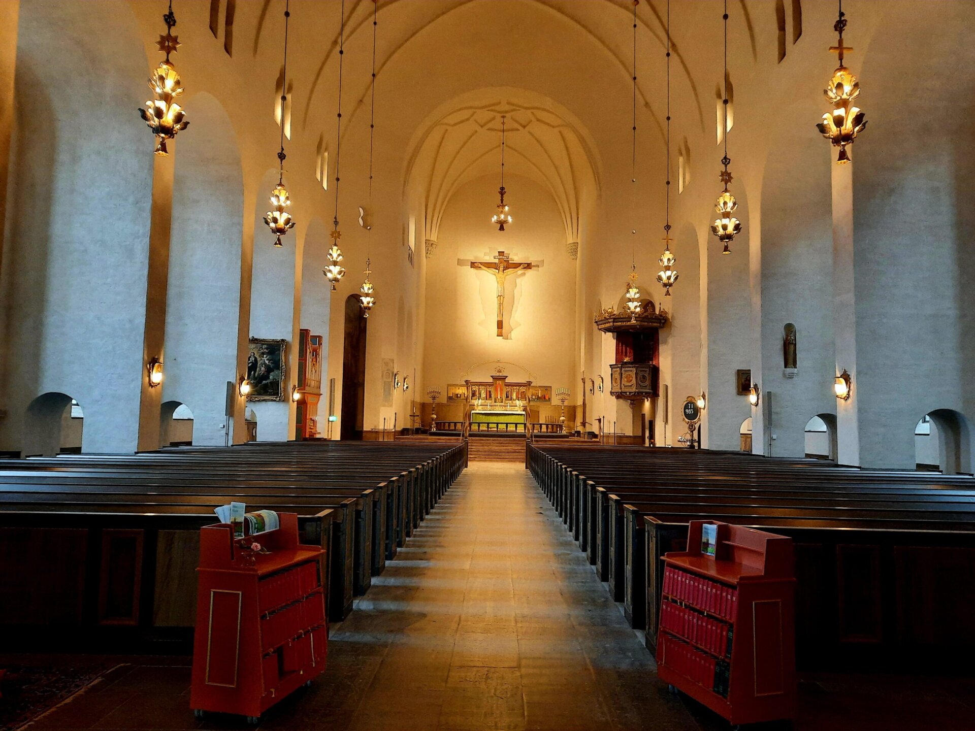 L'intérieur de l'église d'Högalid